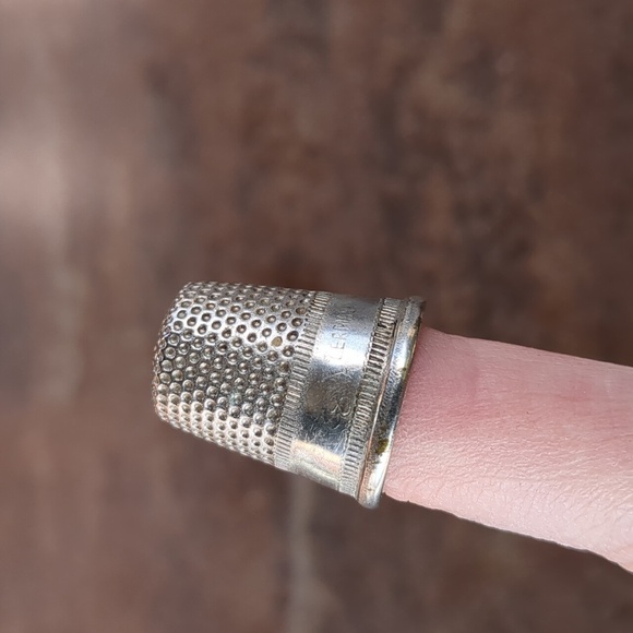Metal Thimble - Picture 2 of 3